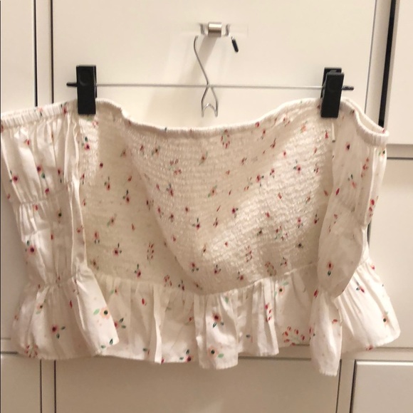 White Floral Print Smocked Cropped Top - Picture 3 of 3